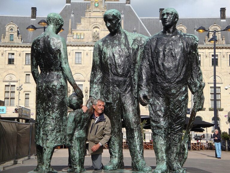 Discover Hidden Gems: Why Guided Tours Are the Ultimate Travel Experience