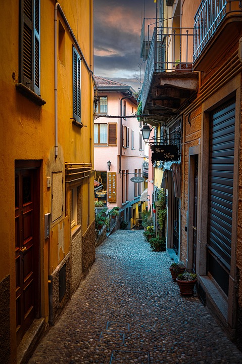 Top 10 Enchanting Getaways for Lovebirds: Where Romance Meets Adventure