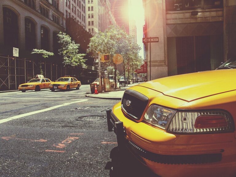 On the Go: The Ultimate Guide to Convenient Airport Cab Services