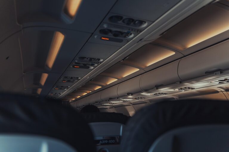 Sky-High Discounts: Your Guide to Finding Unbeatable Flight Deals
