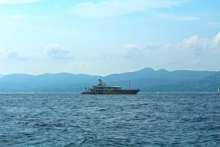 Sail Away: The Ultimate Guide to Yacht Rentals for Your Next Adventure