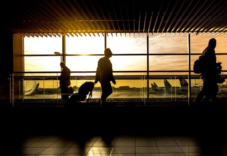eSIM for Travelers: Your Ultimate Guide to Seamless Global Connectivity
