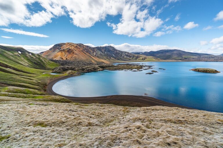 Peak Perfection: Top 10 Mountain Retreats for Nature Lovers