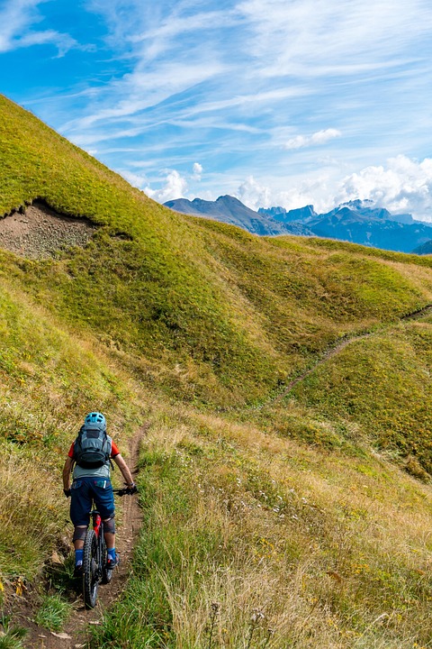 Cycle the World: Unique Bike Tour Packages You Won’t Want to Miss!